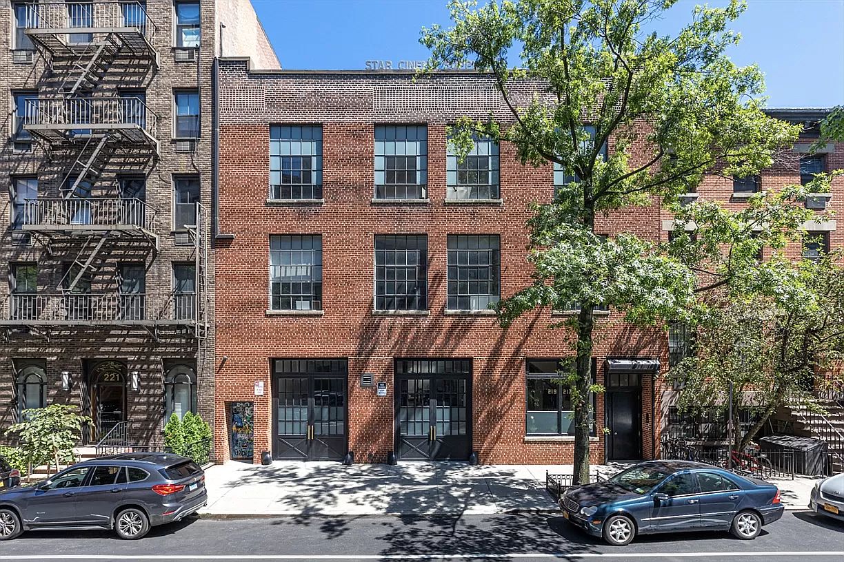 217 W 21st St, New York, NY 10011 | Zillow