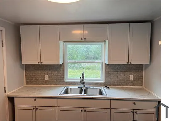 606 Little Ave — Photo 7