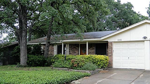 1st image of 1045 Meadowbrook Dr