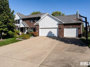 5166 Century Heights Ave, Bettendorf, IA 52722