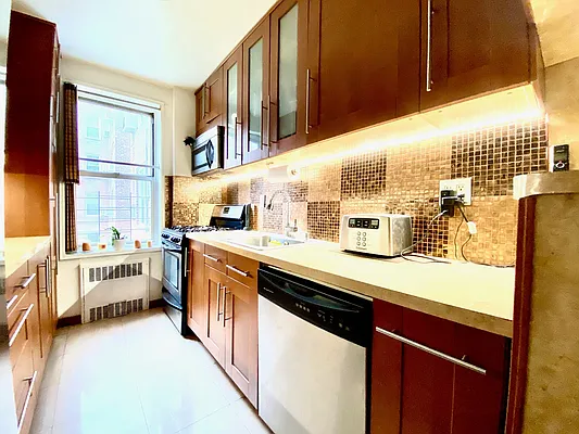 Sold by Maximillion Realty, Inc. | media 13