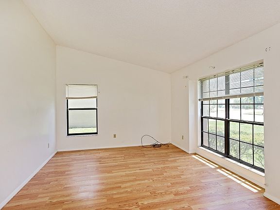 4th image of 12674 Newfield Dr