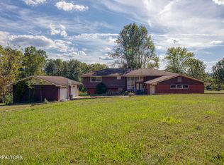 2720 Early Rd, Newport, TN 37821