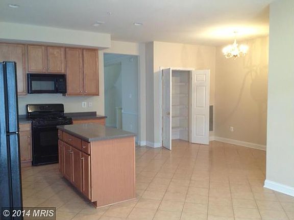 5th image of 718 Garden View Way
