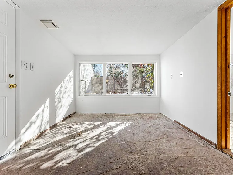 504 E Baseline Rd — Photo 12