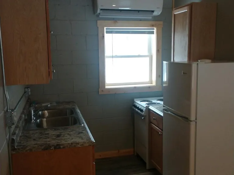 4438 E 28th St — Photo 3