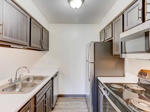 Americana Lakewood Apartments