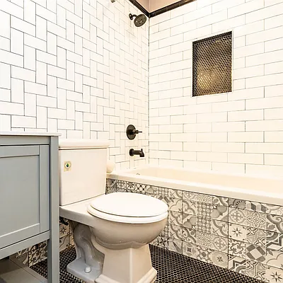 Bathroom, photo 4