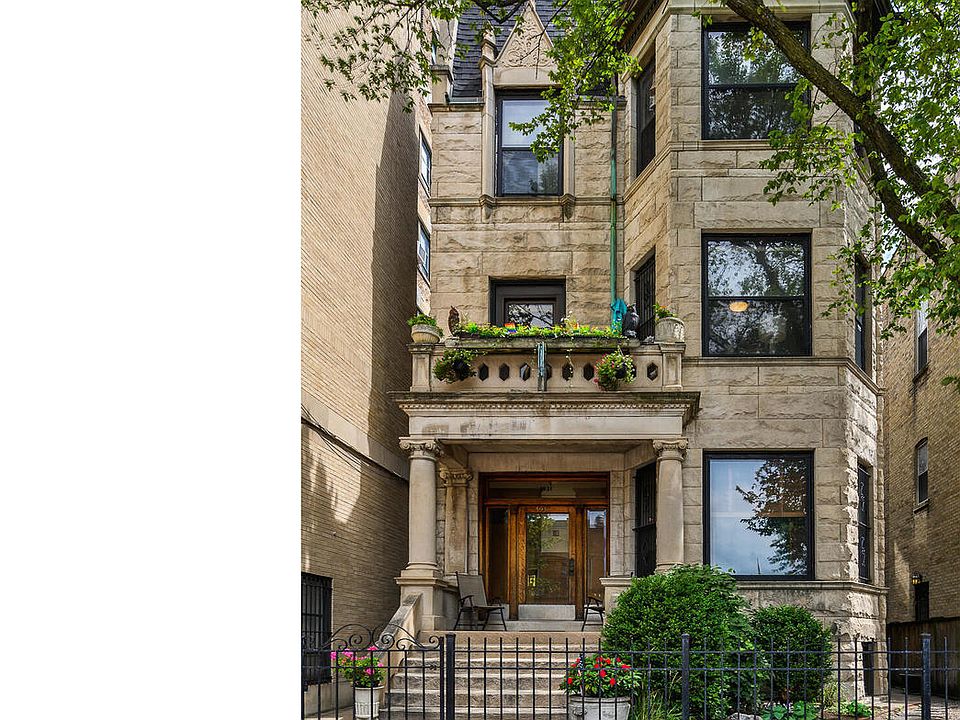 1st image of 3931 N Clarendon Ave APT 2