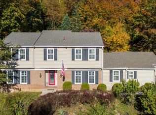691 Twin Bridge Dr, Wayne, PA 19087