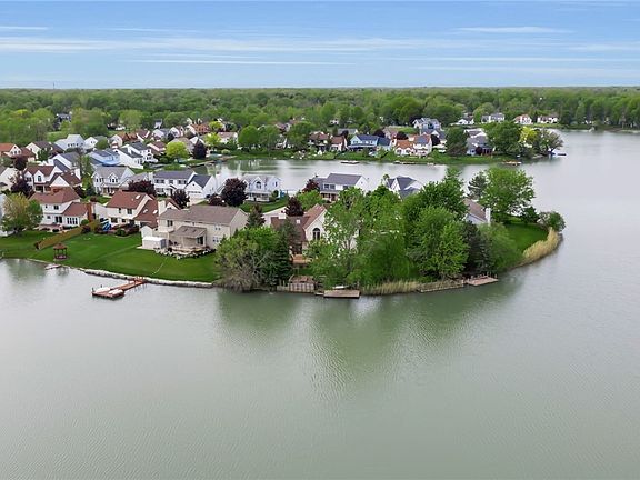3rd image of 45 Red Maple Ct