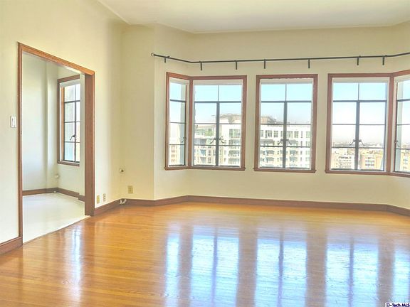 2nd image of 800 E Ocean Blvd Unit 1506