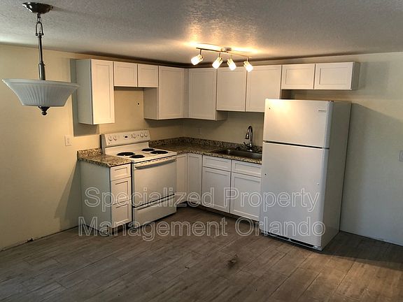 2nd image of 613 E 2nd St #201