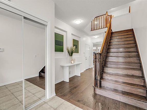 3rd image of 117 Aird Ct