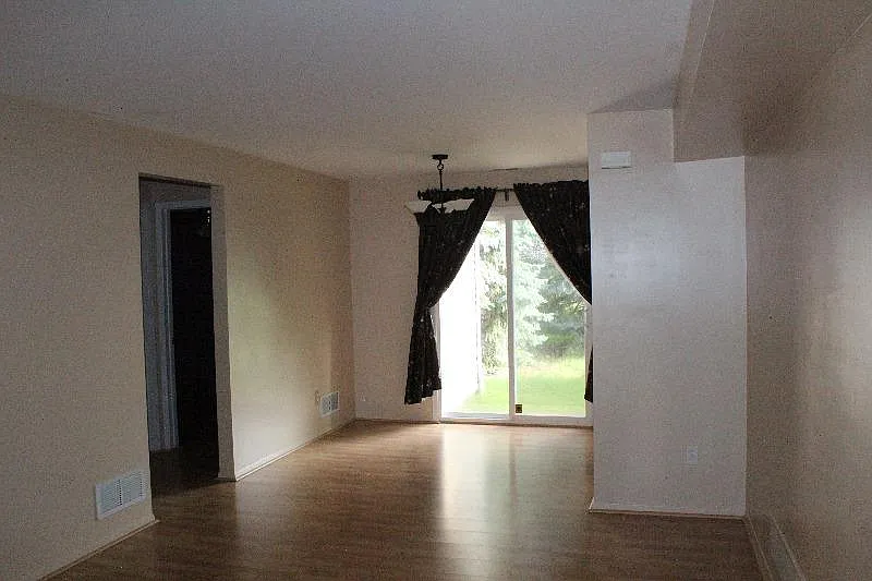 2 bed, 800 sqft, $1,350 — Photo 3