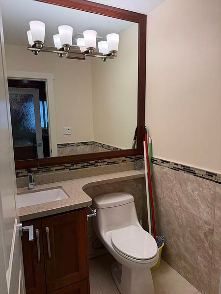 Burnaby House for rent - 4 Bedrooms — photo 10