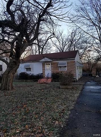 2nd image of 737 Beardsley Ct