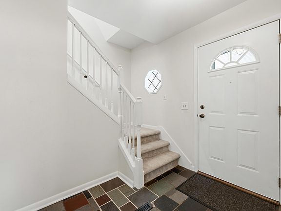 2nd image of 1818 Skyler Dr