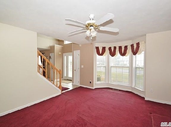 3rd image of 1 Somerset Dr