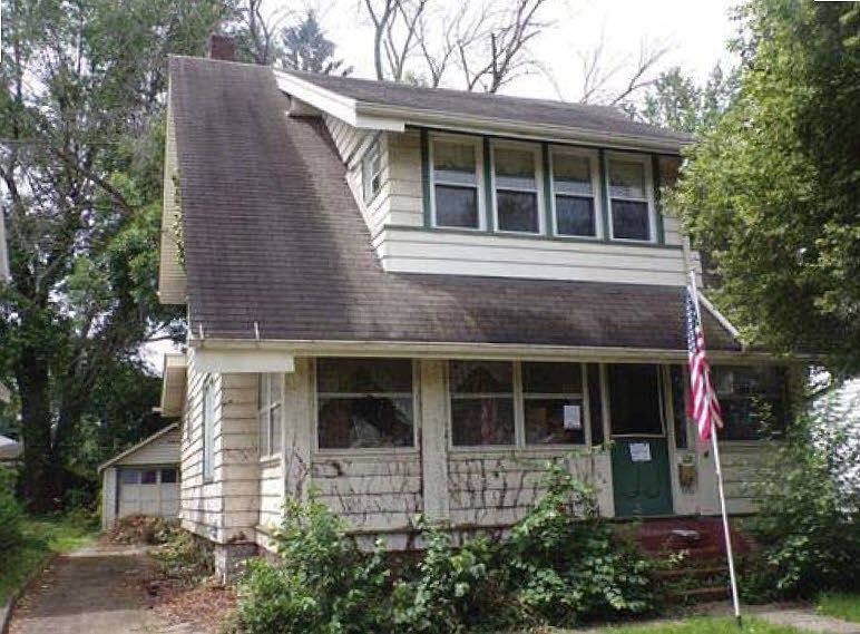 1st image of 24 E Rosewood Ave
