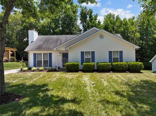 823 Banner Oak Ct, Greensboro, NC 27406