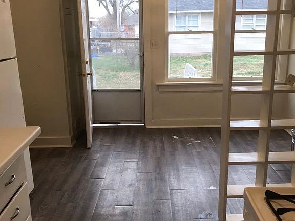 5th image of 1015 N Crawford Ave