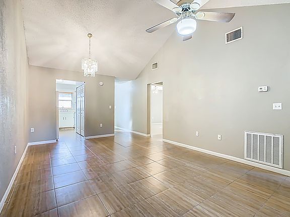 5th image of 1015 Harden Ct