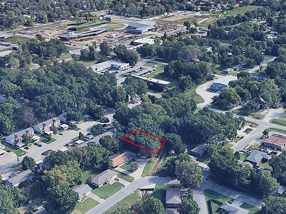 4th image of 263 SW 12th St