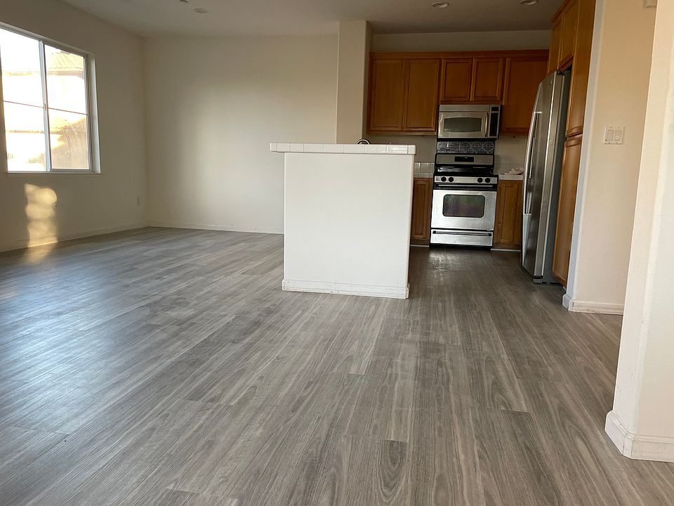 1st image of 424 Presidio St