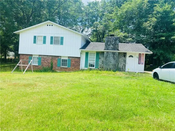 46 W Wedgewood Cir, Newnan, GA 30263