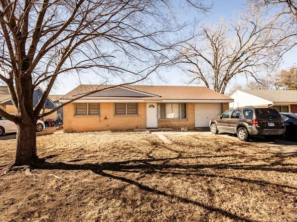 1415 Hartford Rd, Manhattan, KS 66502