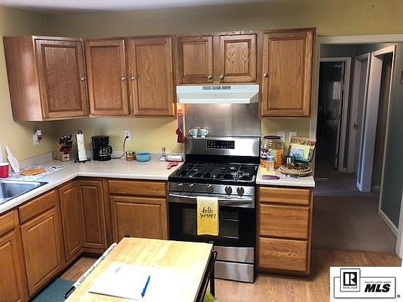 5th image of 105 Oaklawn Dr