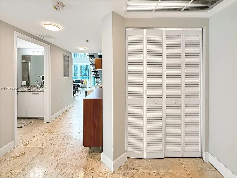 41 SE 5th St #602 — Photo 22