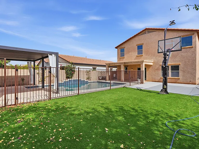 10815 W Avenida Del Rey — Photo 35