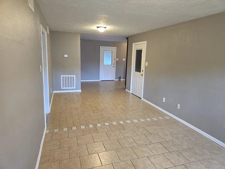 5140 Minnie Ave — Photo 3