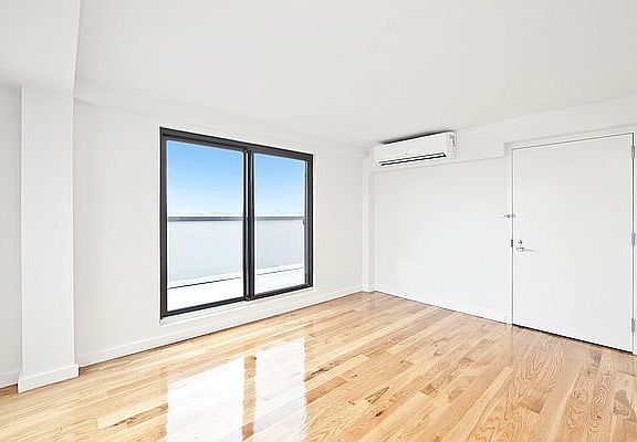 4th image of 387 Bleecker St Penthouse B
