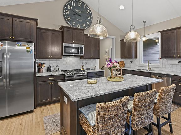 5th image of 84 University Estates Blvd