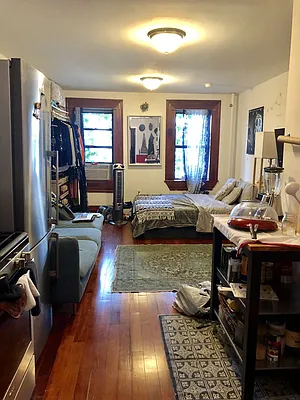 Rented by Dynamik Realty | media 10
