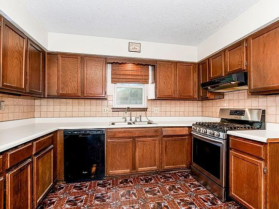 4th image of 8233 Ohio Ave