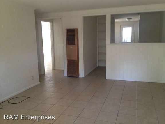 3rd image of 114 S Rush St APT D