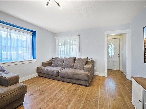 5th image of 1718 W Shannon Ave