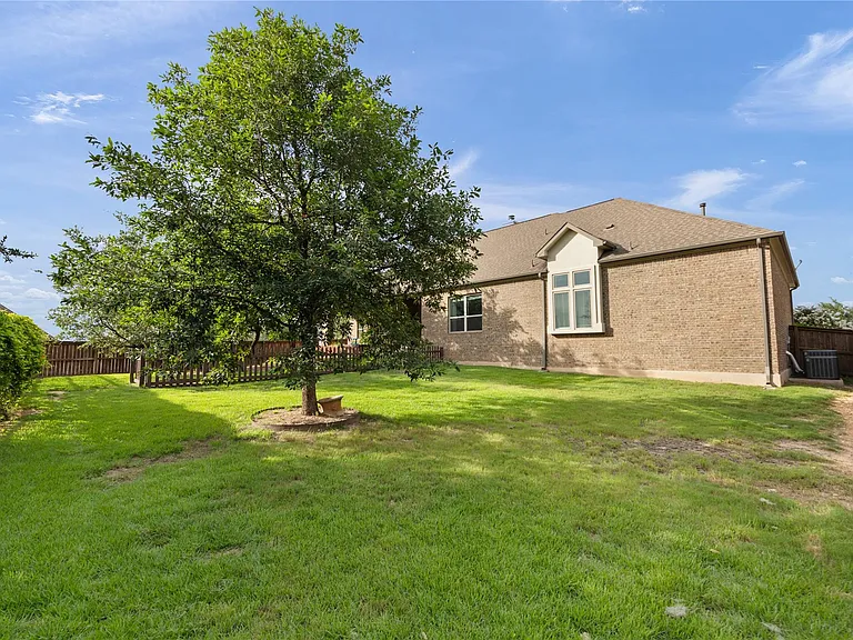 415 Bitterroot Ln — Photo 32