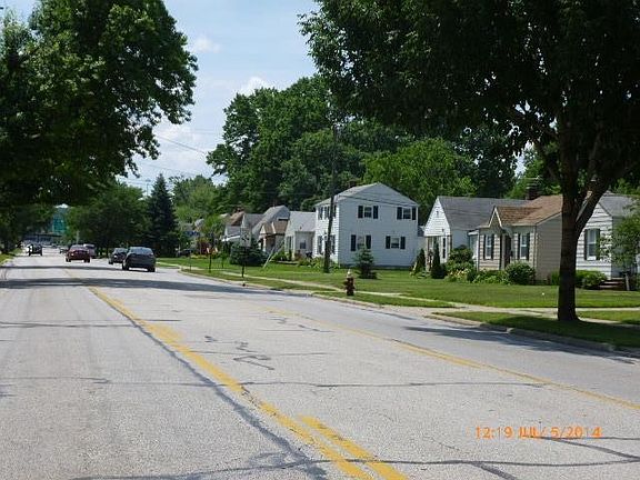 5th image of 744 E 260th St