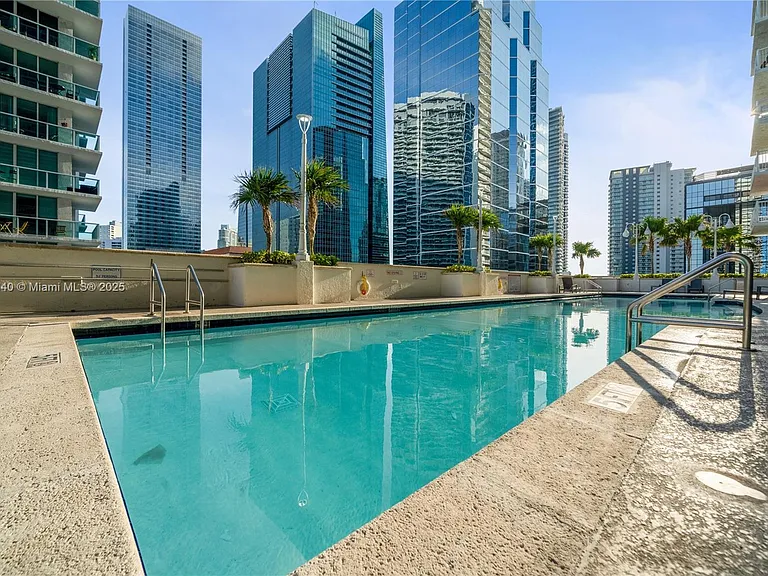 1200 Brickell Bay Dr #3619 — Photo 1