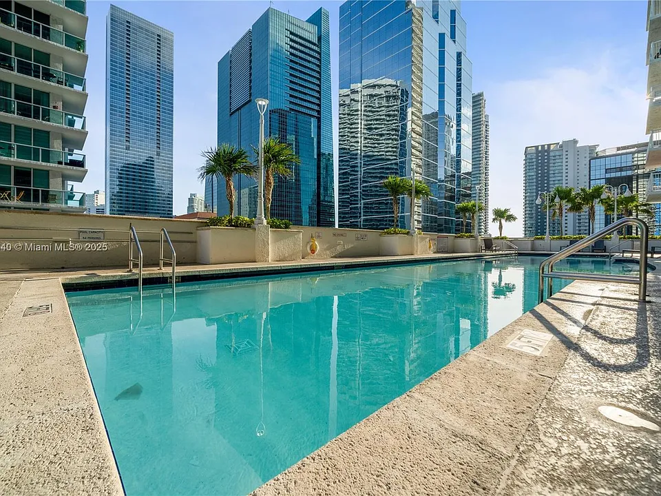 1200 Brickell Bay Dr #3619