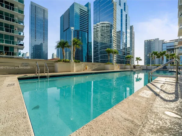 1200 Brickell Bay Dr, Miami, FL