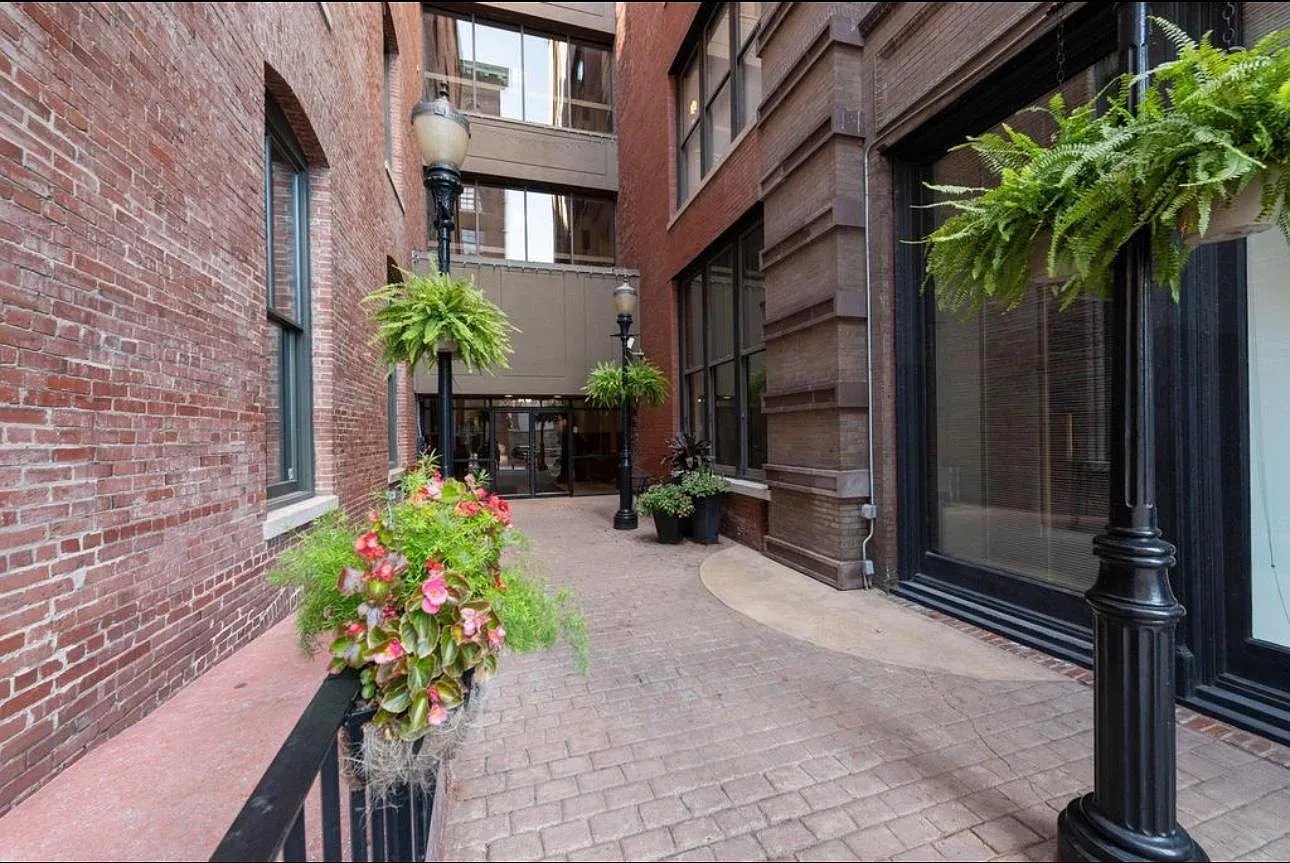 715 May St — Photo 2