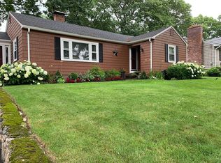 19 Hillcrest Rd, Wakefield, MA 01880