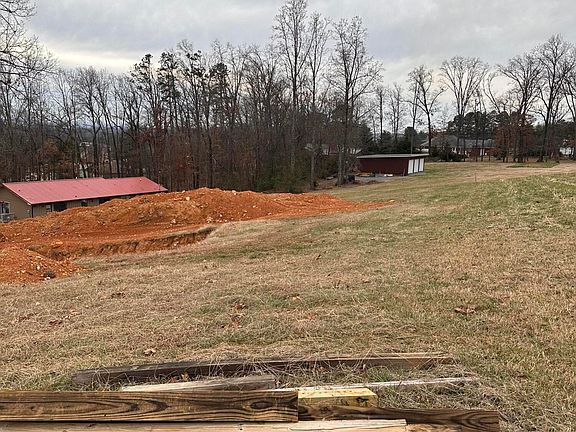 5th image of 531 Meadowcrest Ln