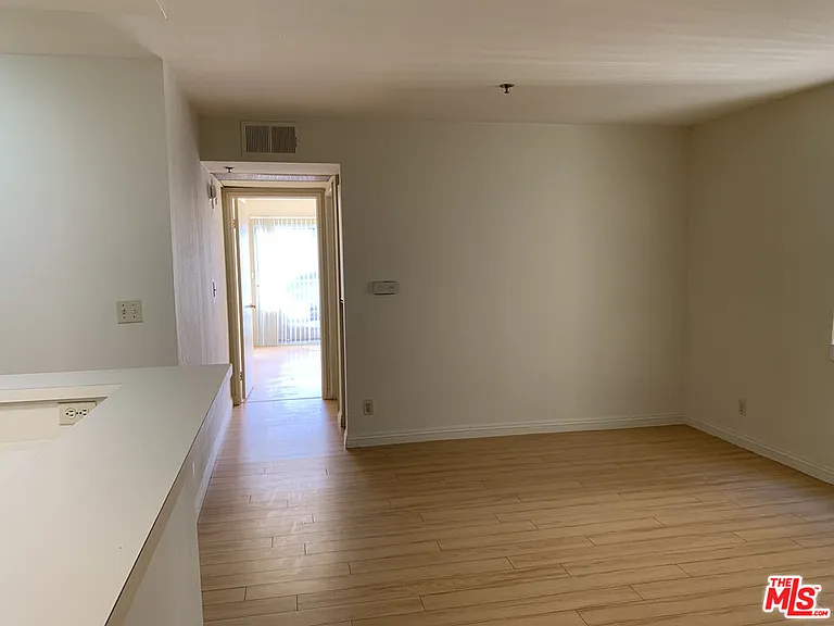 420 S Harvard Blvd #101 — Photo 7